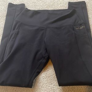 Leggings-black, medium in the style terra